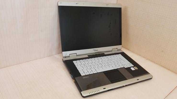 Fujitsu Laptop Ram 4GB SSD 120GB CORE2 DUO laptop